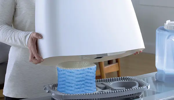 cleaning humidifier filter