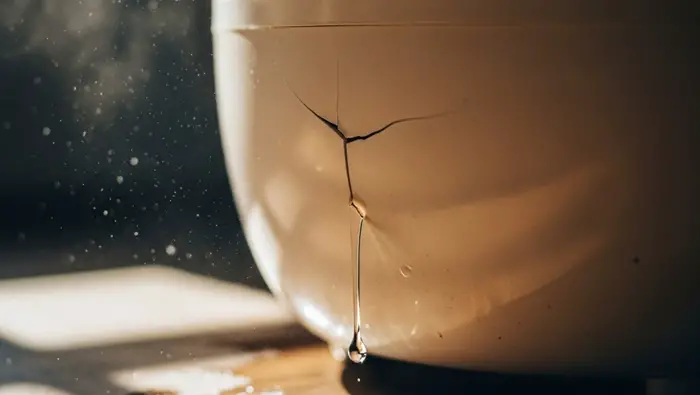 leaking cracked humidifier
